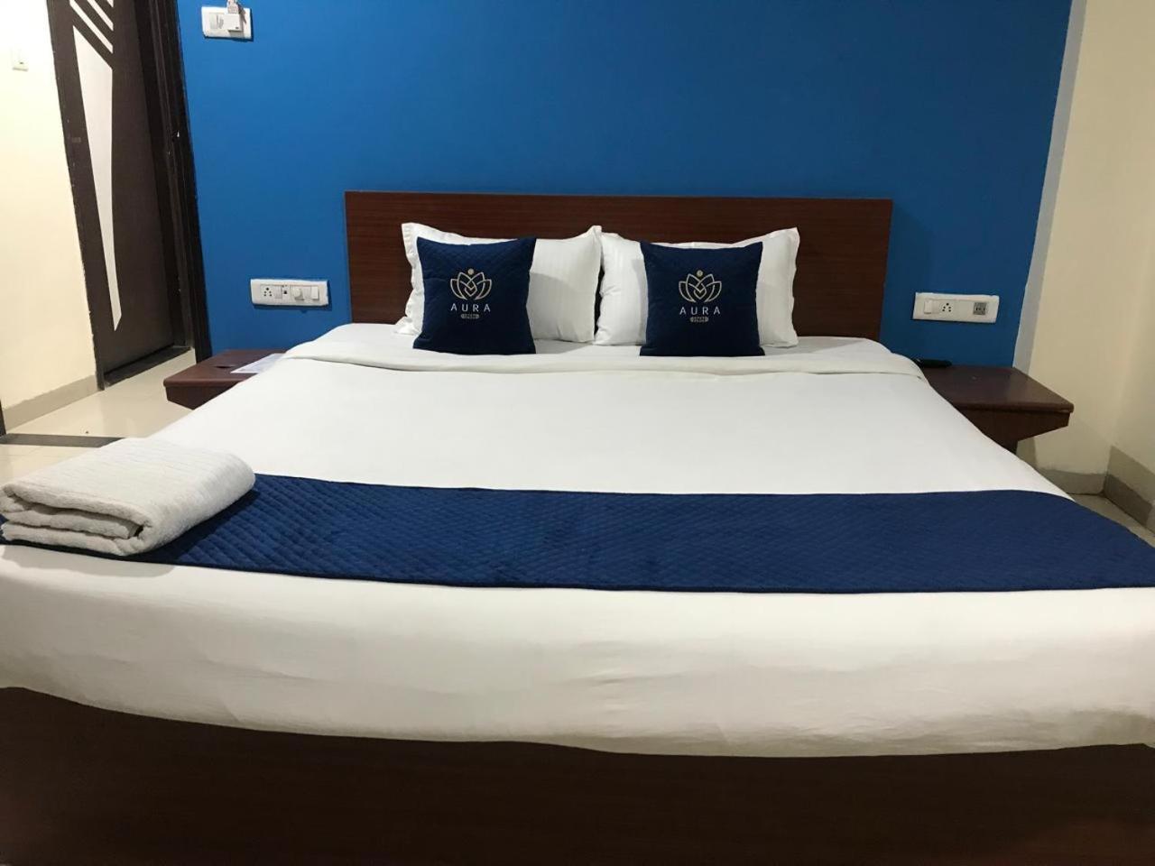 Hotel Aura Inn Indore Exterior photo