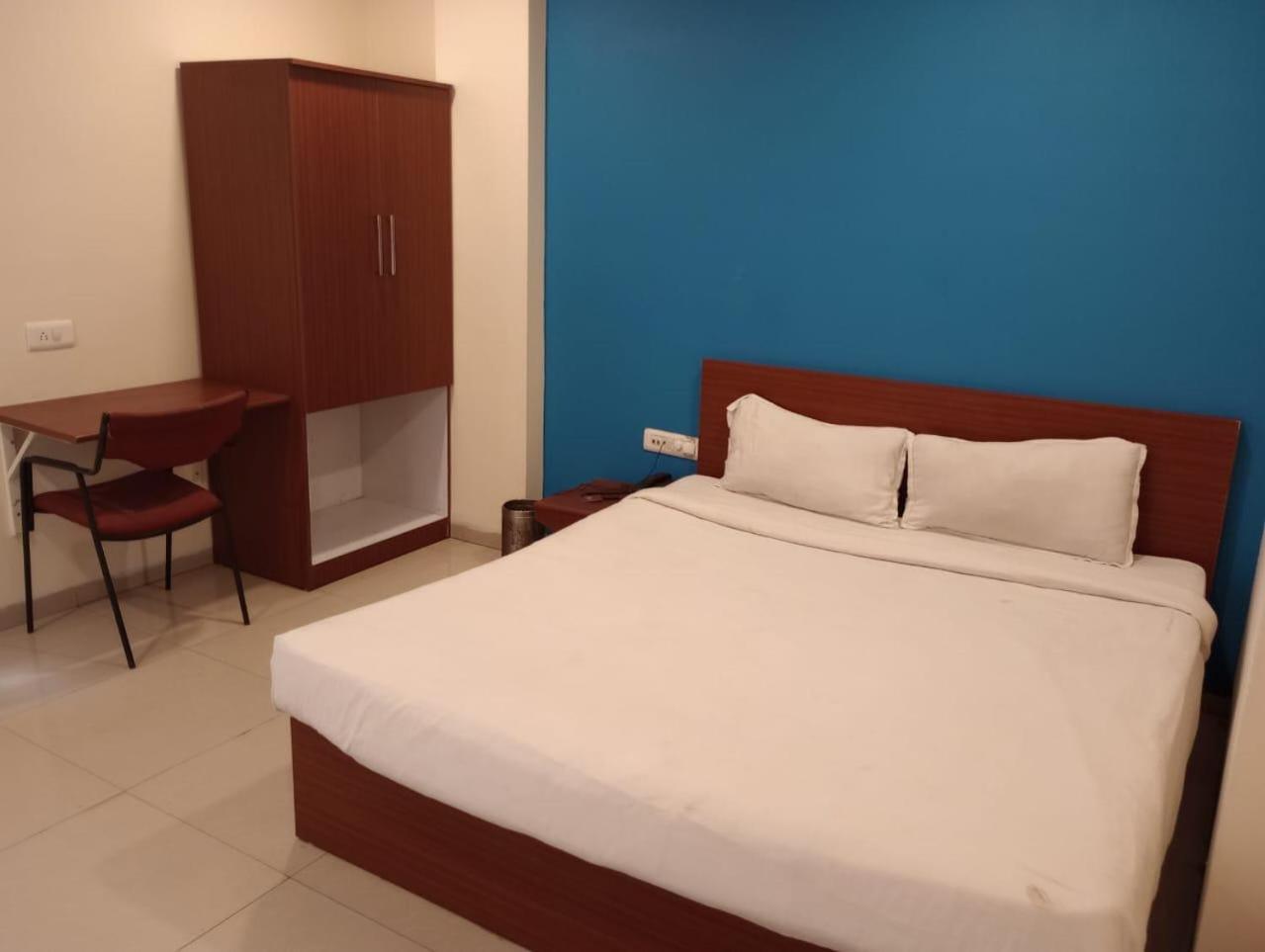 Hotel Aura Inn Indore Exterior photo